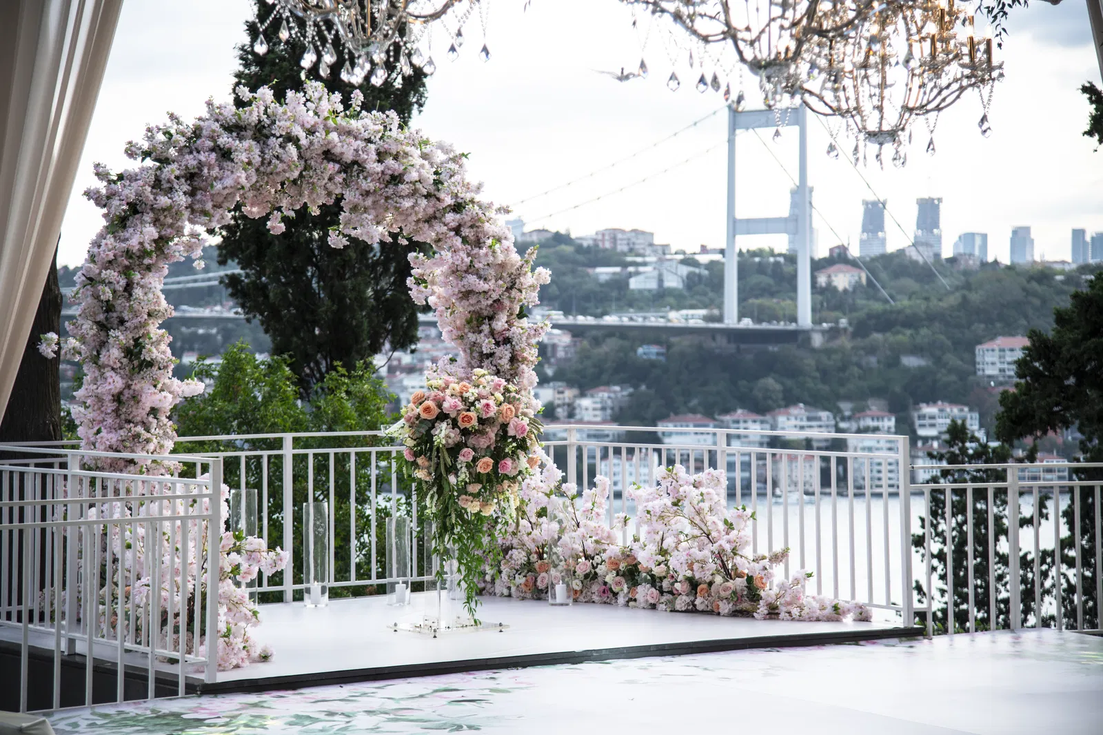 Boğaz'da Lüks Düğün Organizasyonu